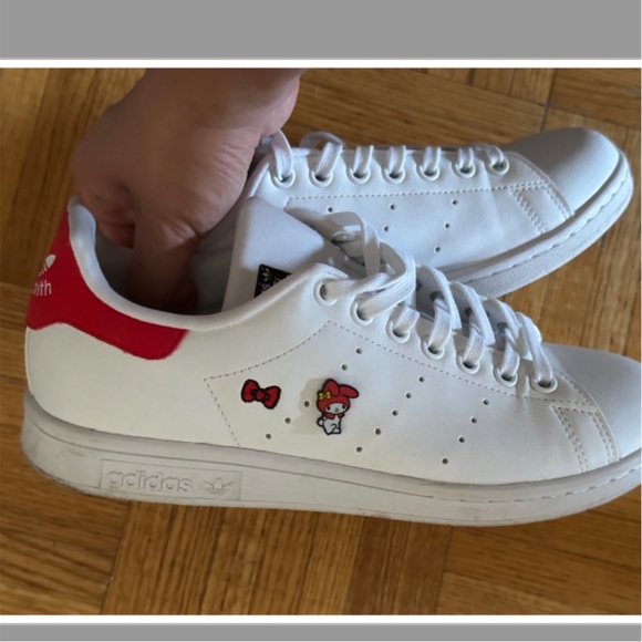 Adidas Stan Smith X HELLO KITTY
Youth Size 6 / Women Size 8 - Picture 7 of 11